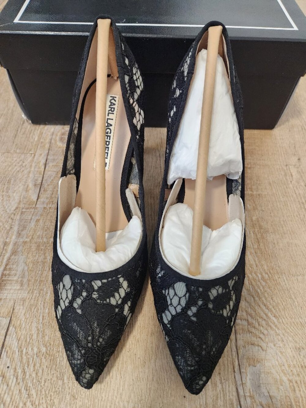 Karl Lagerfeld Paris Royale2 Black Lace Pointed Toe Pumps Size 6